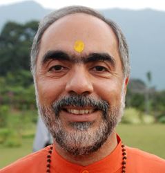 Picture for category Swami Swaroopananda