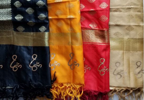 Picture of Om Dupatta (Large) 