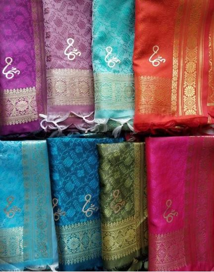 Picture of Om Dupatta (Small)